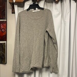 Wilt Heather Gray V-Neck Top